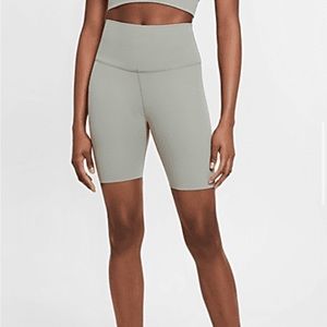Nike Yoga Lux Women’s shorts